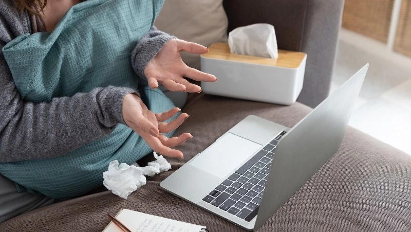 Самозанятые россияне смогут уходить на оплачиваемый больничный с 2026 года