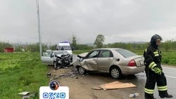 На трассе из Южно-Сахалинска водитель не справился с управлением и вылетел на «встречку»