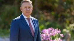 Мэр Южно-Сахалинска Сергей Надсадин пожелал детям безопасного, веселого и полезного лета