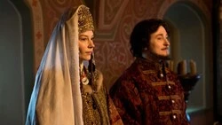 Слишком много Безрукова, нереалистичные драки: Критики «Утра Родины» поспорили о сериале «Годунов»