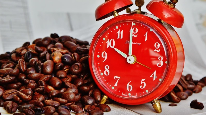 Некачественная икра на полках магазинов, новые полномочия полиции. Главное на утро 9 декабря