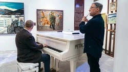 «Поющий музей. Глава вторая» пригласил гостей на вечер поэзии, музыки и моды в Южно-Сахалинске