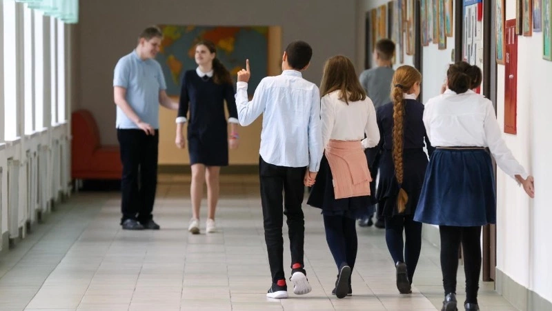 В мае звонки в школах РФ заменят песни о Великой Отечественной войне