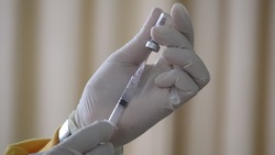 Для детей 12-18 лет в РФ остановили вакцинацию от COVID-19