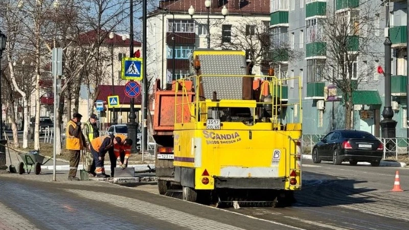 В Поронайском районе началась весенняя уборка