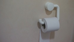 «Только для сотрудников»: мужчину не пустили в туалет на Сахалине