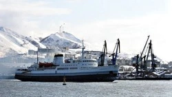 Паромную переправу Ванино – Холмск закрыли до окончания шторма