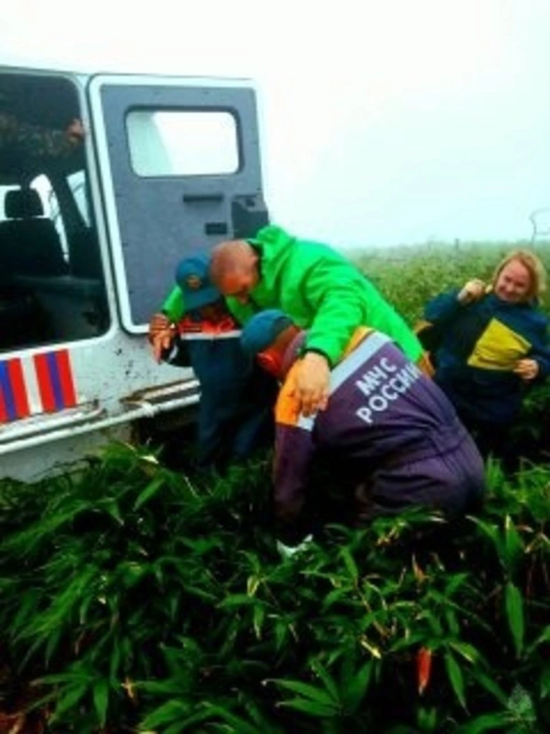 Группу туристов из-за травмы эвакуировали из бухты на Курилах