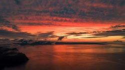 Кроваво-красный закат удивил жителей острова Шикотан: ФОТО