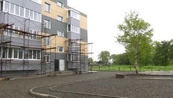 Житель аварийного дома готовится переехать в новое жилье в сахалинском селе Сокол