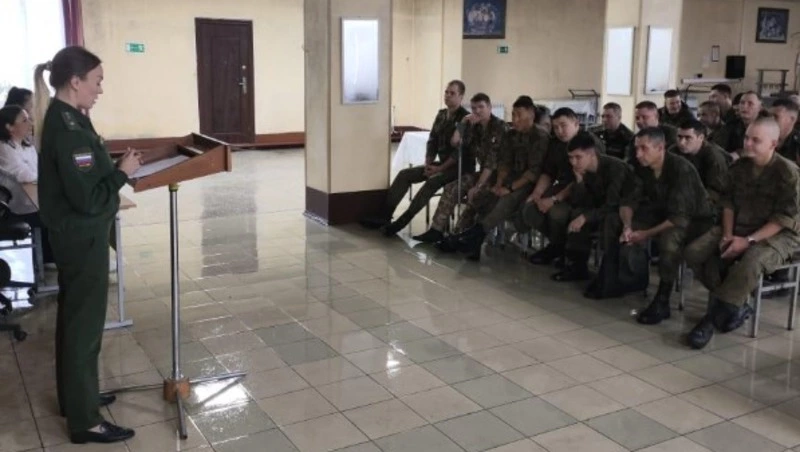 В Сахалинской области военные прокуроры приняли участие в Едином дне правовых знаний