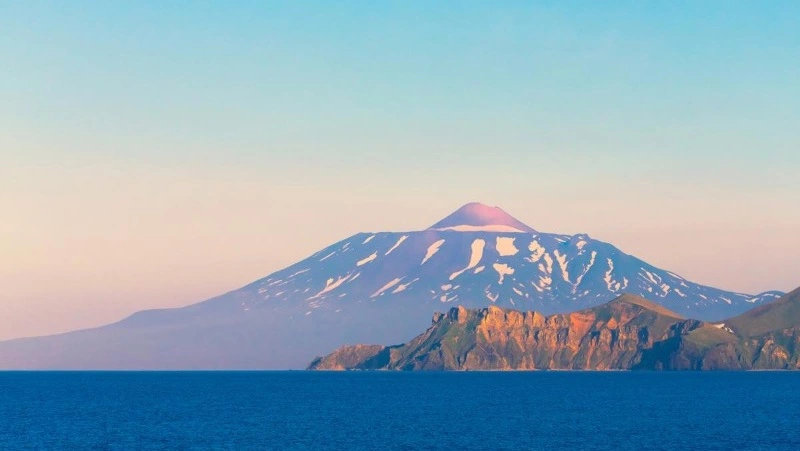 Россияне убрались на японском кладбище на Кунашире