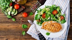 Обед на работе обходится сахалинцам в 640 рублей