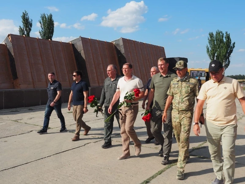 Сахалинская область восстанавливает школы в донецком Шахтерске