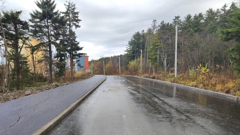 Капитальный ремонт улицы Севастьянова завершили в Долинском районе