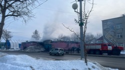 Пожар в Луговом спровоцировал пробку при движении с юга на север и обратно