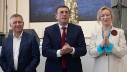 Валерий Лимаренко принял участие в торжественной линейке в новом корпусе школы в Луговом