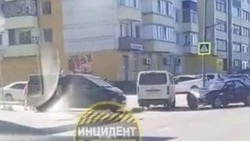 Три иномарки не поделили перекресток у «зебры» в Южно-Сахалинске 