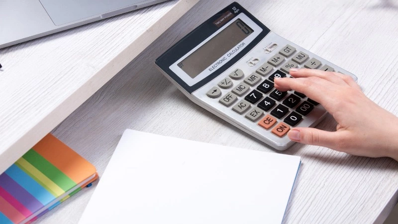 Путин подписал закон о переносе срока оплаты услуг ЖКХ на 15-е число