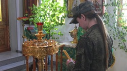 Представители Минобороны РФ посетили храм в Южно-Сахалинске