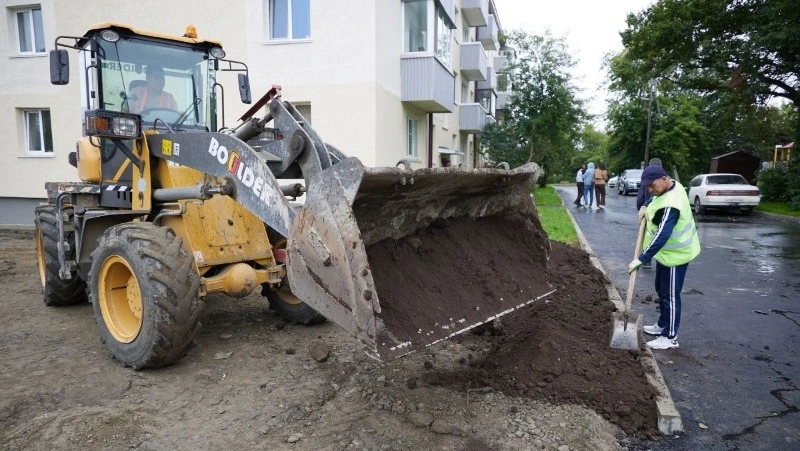 Масштабное благоустройство дворов завершают в Южно-Сахалинске