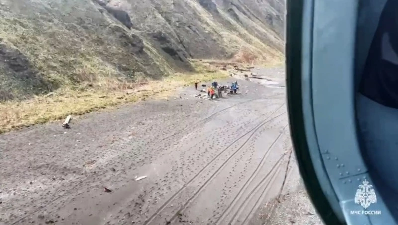 На Сахалине с горы Крузенштерна успешно эвакуировали больную туристку