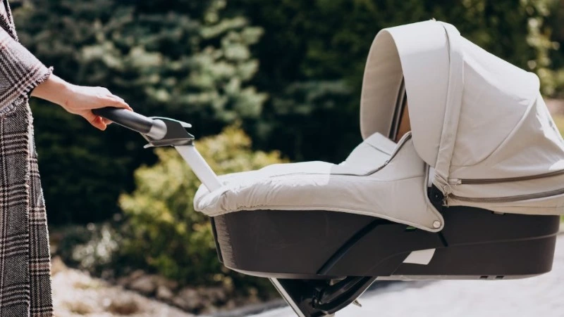 Около 300 семей получили помощь на покупку товаров для новорожденного на Сахалине