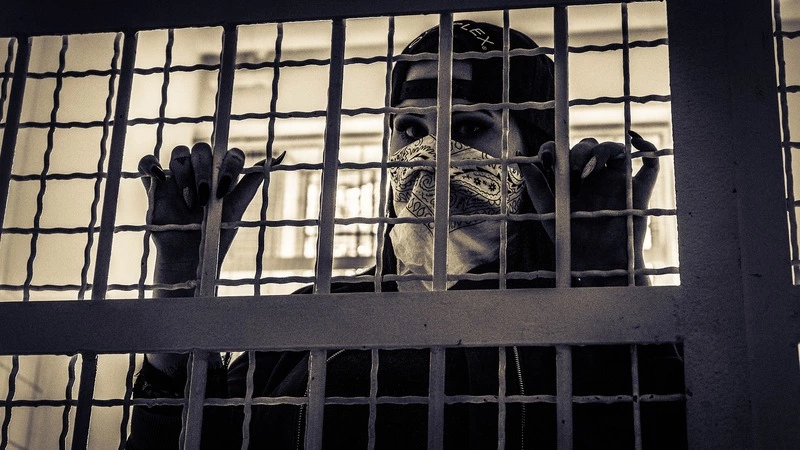 В сентябре мошенники заработали в Сахалинской области почти пять миллионов рублей