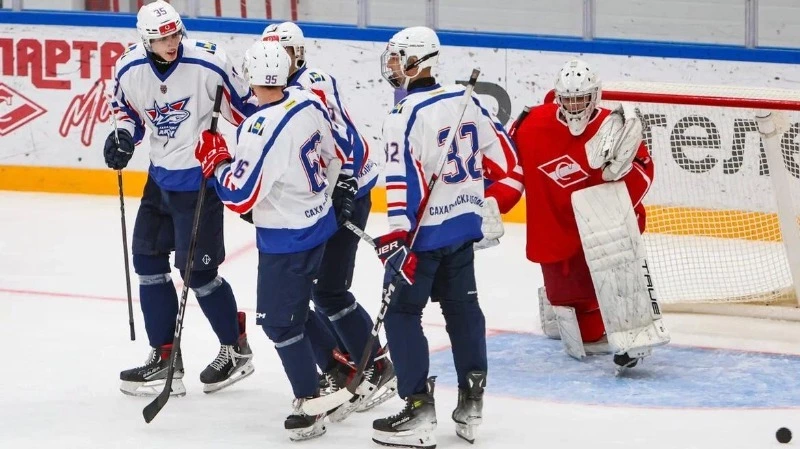 «Сахалинские Акулы» откроют 2025 год в Москве матчем с молодежкой столичного «Спартака»