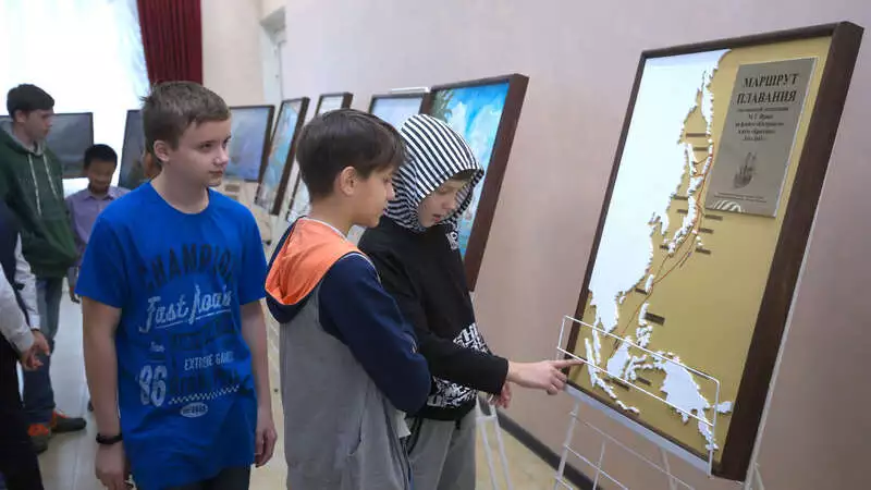 В Южно-Сахалинске работает выставка, посвященная экспедиции 1643 года