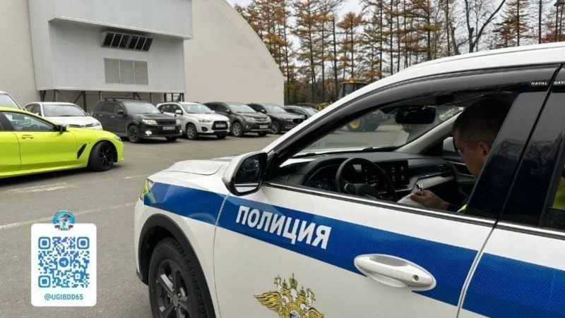 Блогер на салатовой BMW дал интервью инспекторам ГАИ на Сахалине 