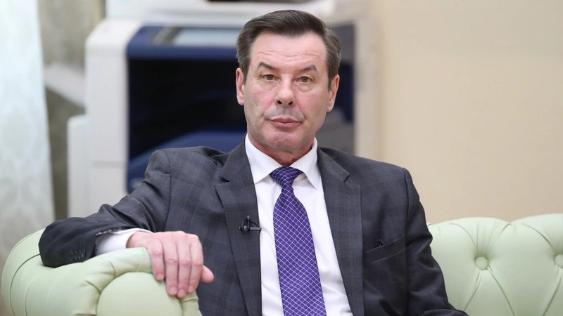 Сахалинские выпускники могут поступить в вузы, скинув фото документов в WhatsApp