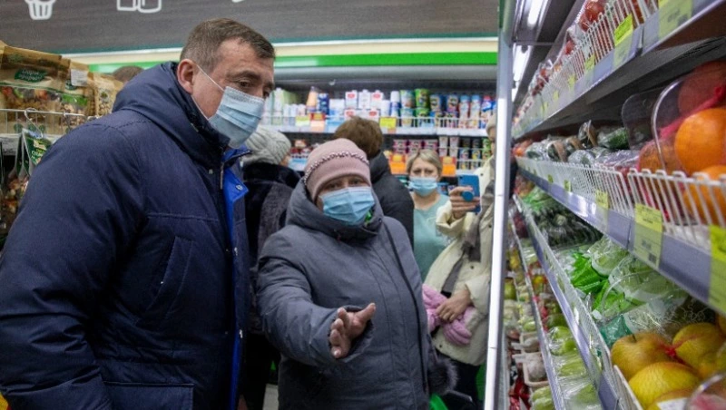 Губернатору доложили о ситуации с ценами на Сахалине