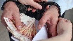 Бывшего начальника ОМВД в Долинском районе обвинили во взятке на 500 тысяч рублей