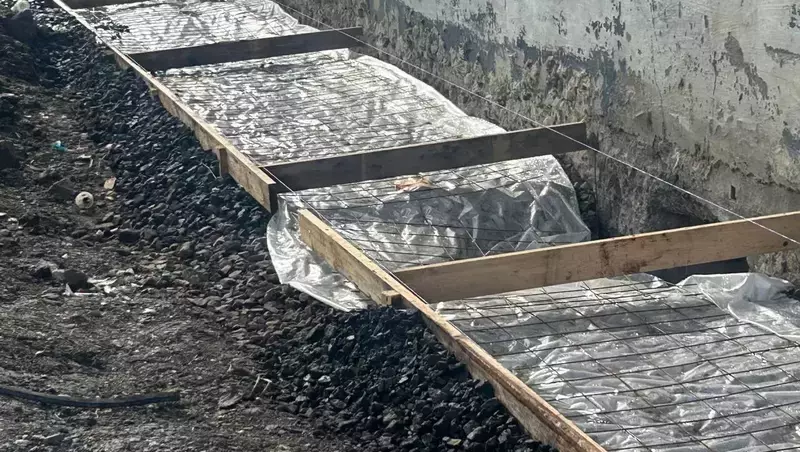 В Углегорском районе активно ремонтируют подвалы многоквартирных домов