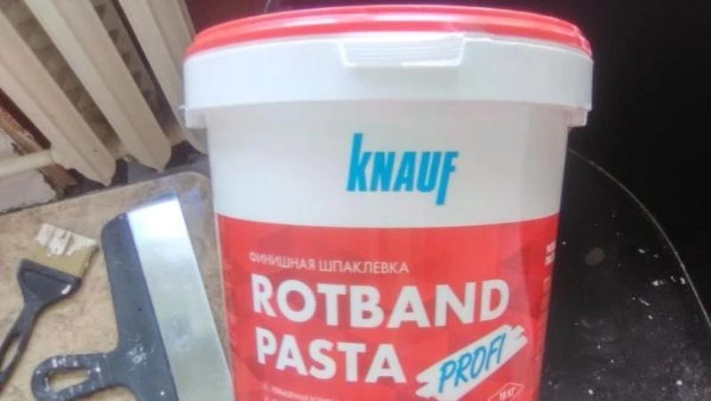 Шпаклевку на 25 тысяч рублей стащил из подвала предприятия житель Сахалина