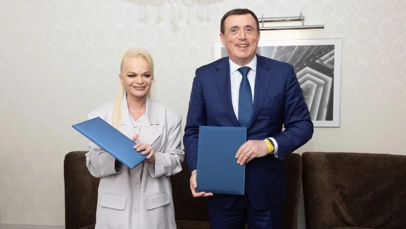 Сахалин будет постоянно сотрудничать с Музыкальной академией Ларисы Долиной