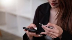 Сахалинка стащила 80 тысяч рублей у спящего соседа