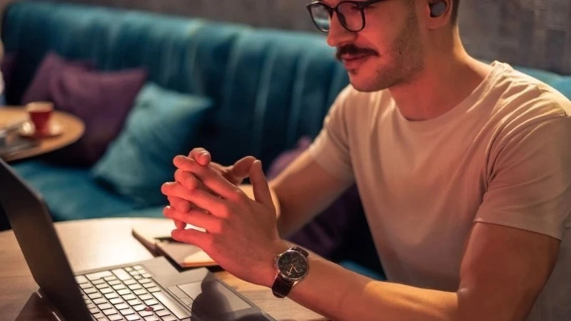 Деловая онлайн-активность сахалинцев в 2025 году выросла почти вдвое 