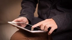 Большинство жителей России одобрили формат общения с властью в соцсетях