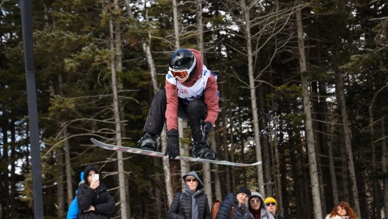 Соревнования по фристайлу «CLASH OF SLASH» прошли на горе Парковая в Южно-Сахалинске