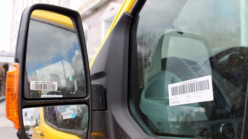 У мэрии Южно-Сахалинска маршрутка на переходе сбила ребенка