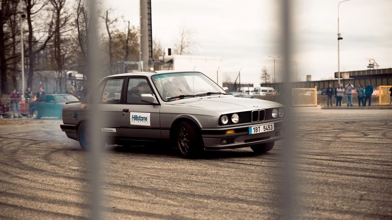 Уставшие от шума жители Южно-Сахалинска сделали ловушки для ночных дрифтеров