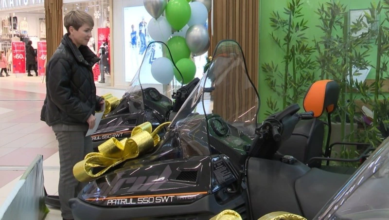 Участница краеведческой викторины «Острова 65» выиграла снегоход