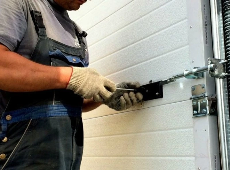 Сахалинец обиделся на работодателя и украл у него продукты на 100 тысяч рублей