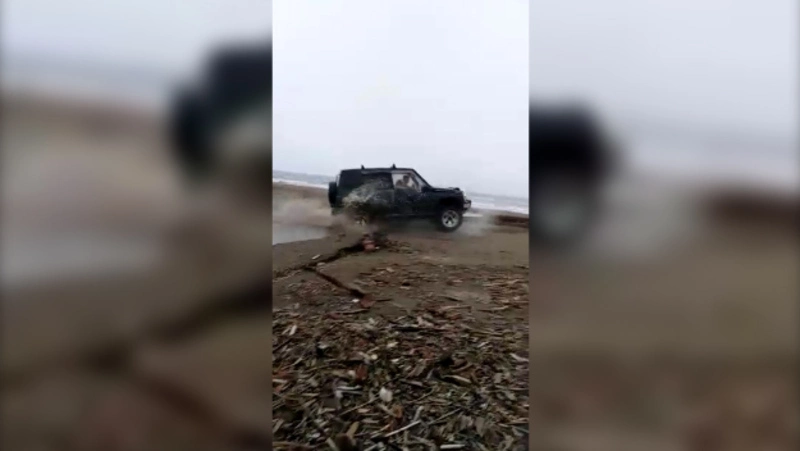 Погоню за пьяным водителем на пляже устроили сахалинские полицейские