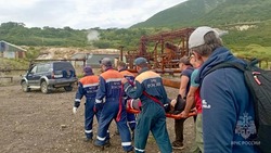 Туристке с травмой ноги потребовалась эвакуация спасателей с вулкана на Курилах