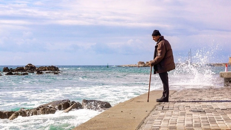 Пенсионерам разрешили брать компенсацию за авиабилеты два года подряд. Но есть условие