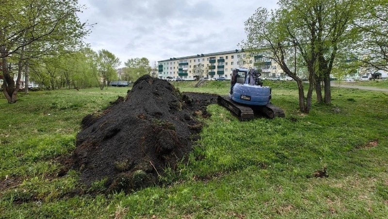 На Сахалине приступили к благоустройству детских игровых площадок