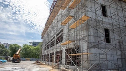 Не остановили ни одной стройки. Профильный министр рассказал о непростых временах отрасли